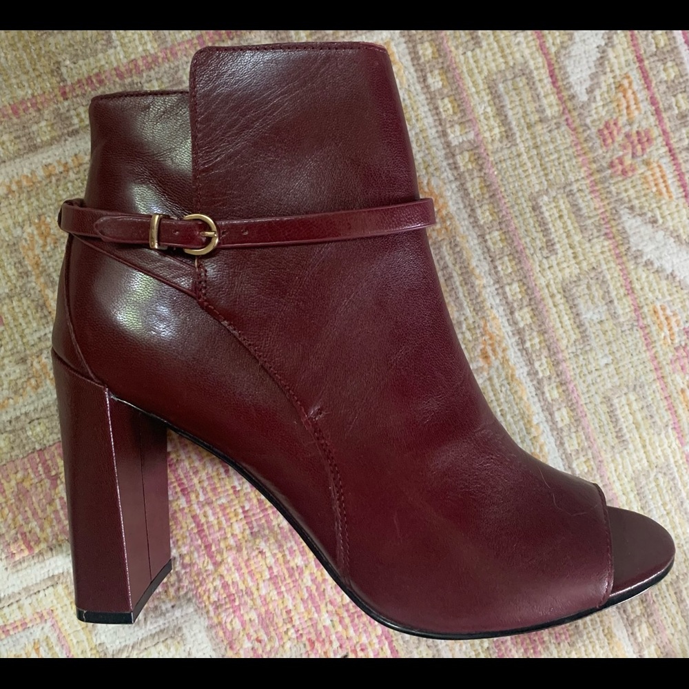 Brand New Banana Republic Women’s “gayle” Leather Peeptoe Booties In Black rose